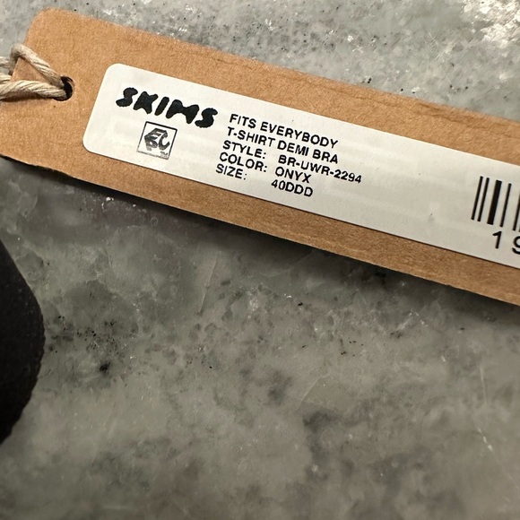 Skims Fits Everybody T-Shirt Demi Bra NWT Size 40DDD - Picture 5 of 7